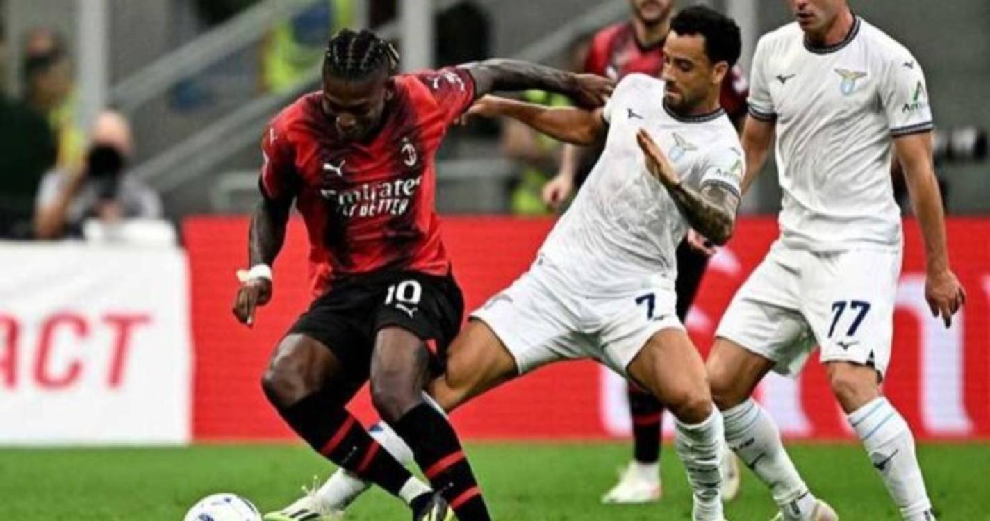 AC Milan vence com Leão em destaque e isola-se à condição em Itália