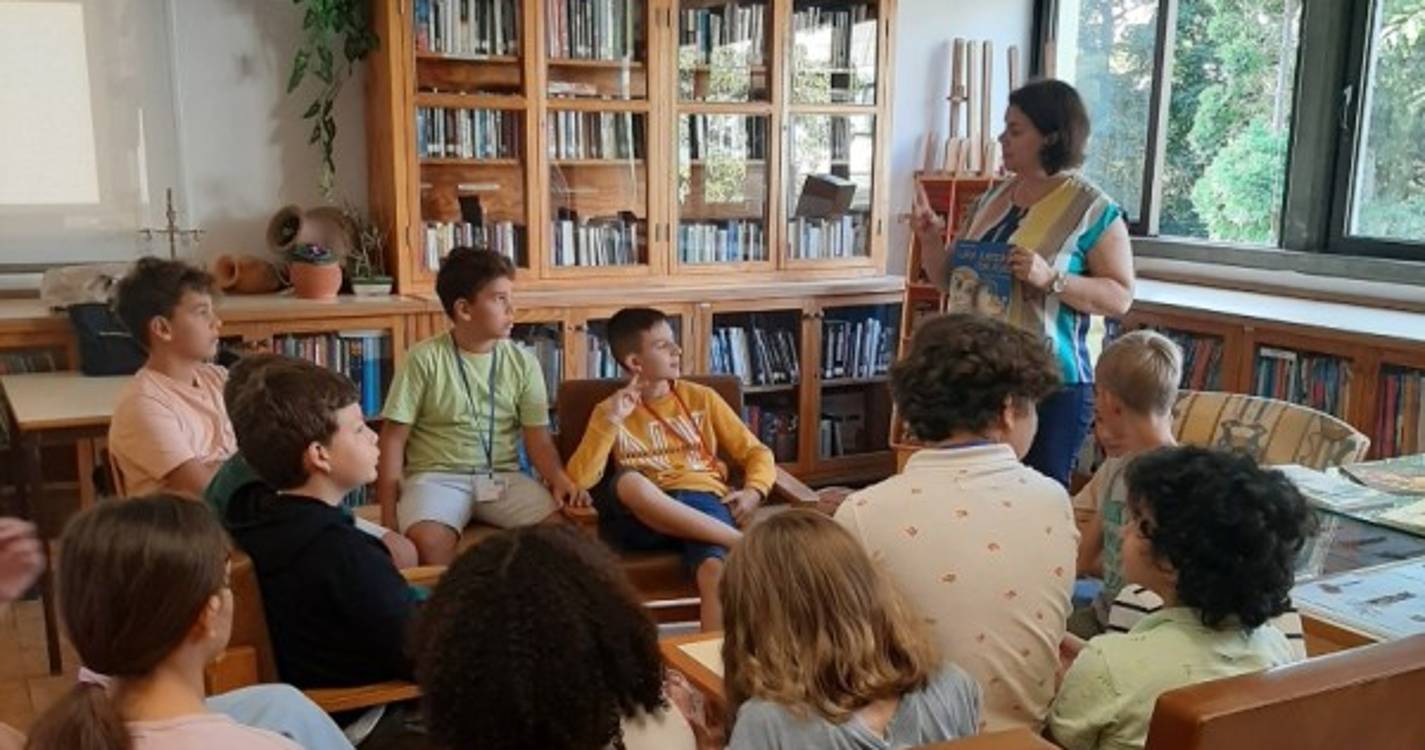 Escola Gonçalves Zarco assinalou aniversário do escritor António Castro