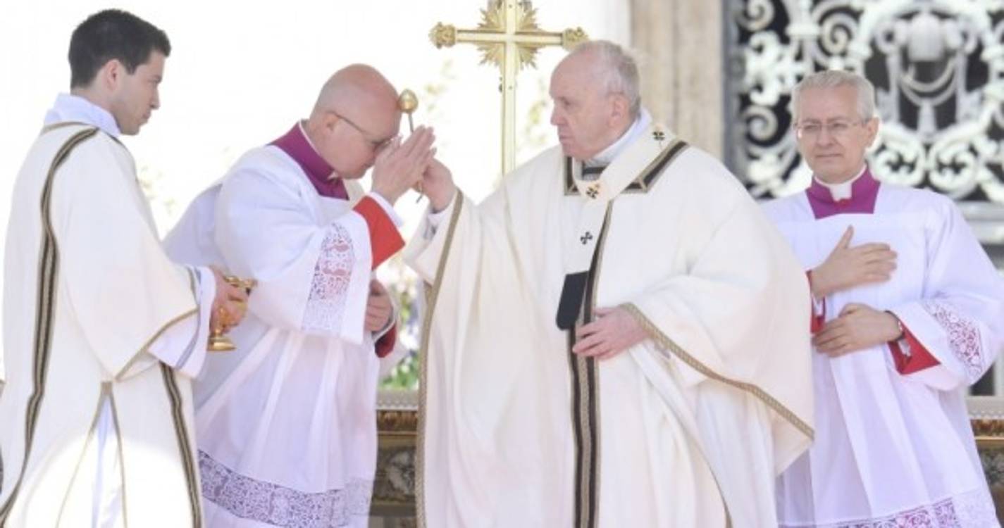 Papa apela à paz na mensagem da Páscoa