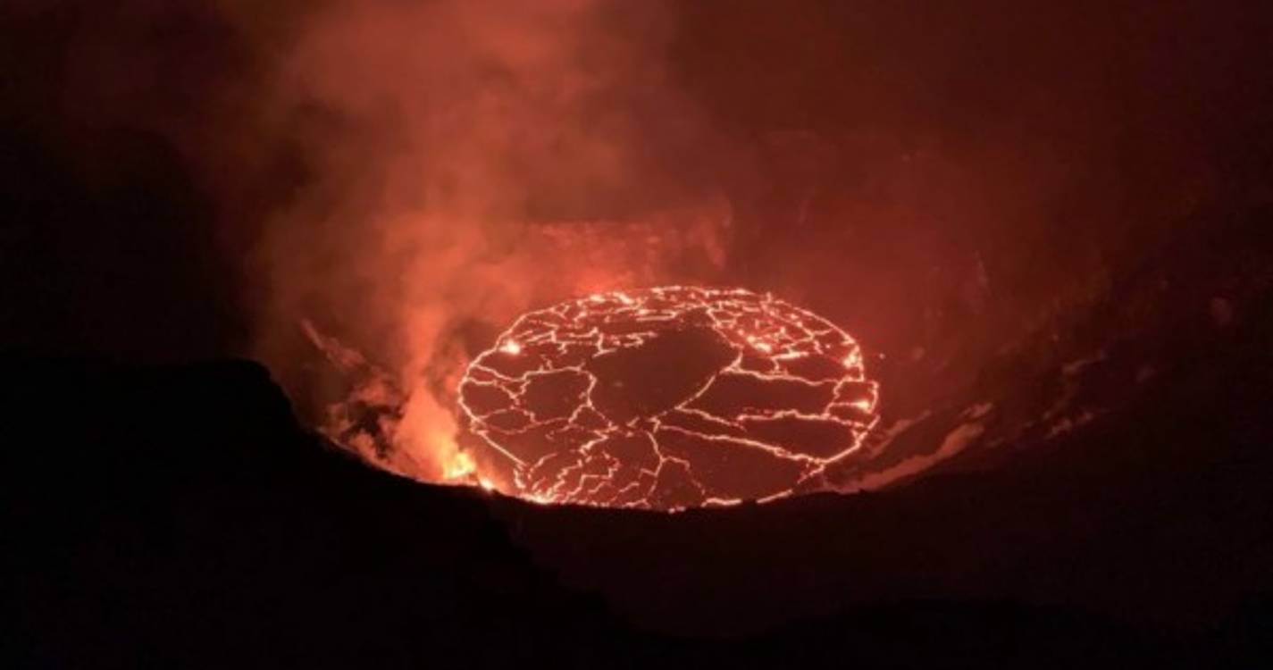 Vulcão Mauna Loa entrou em erupção no Havai