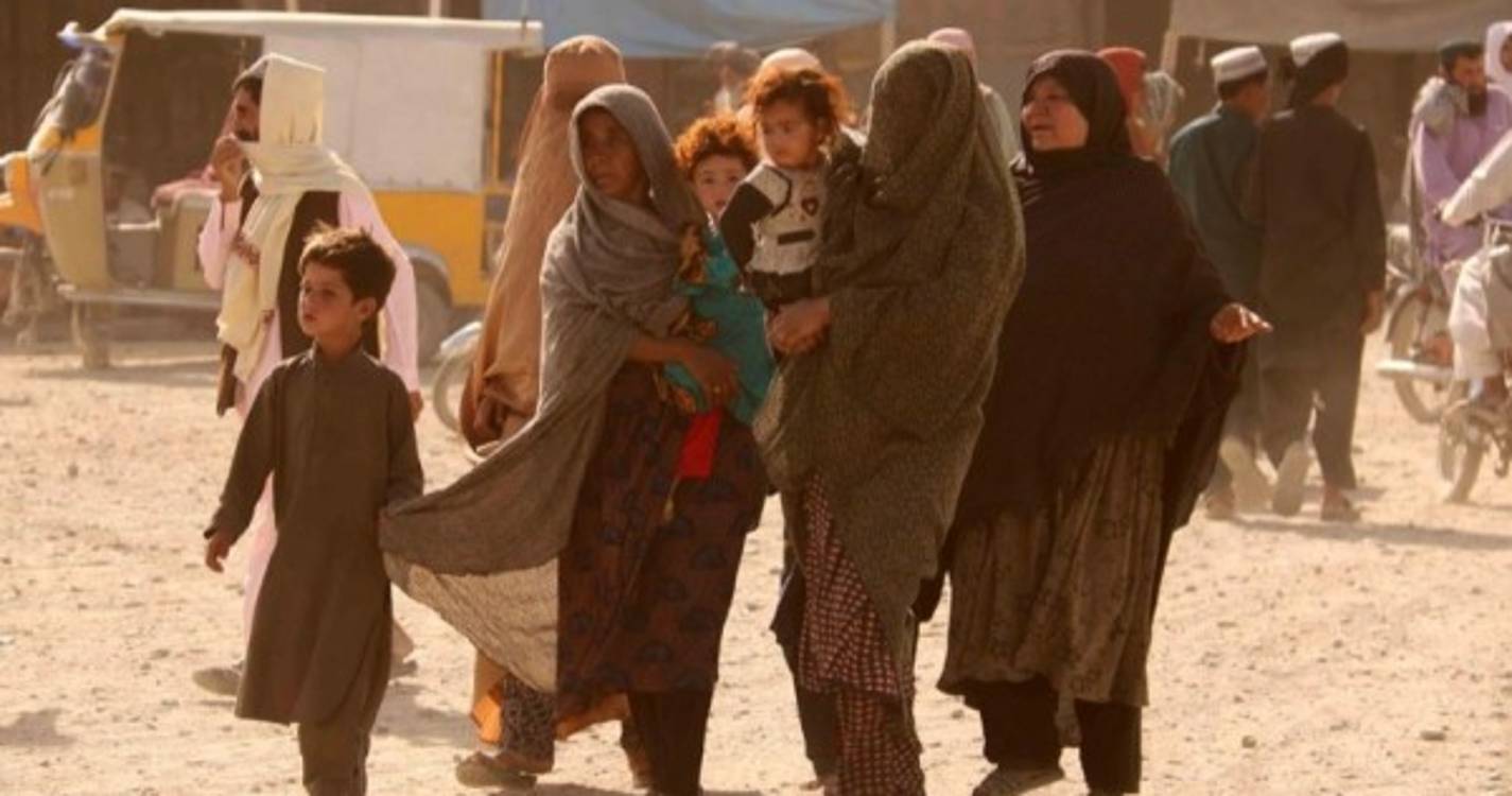 Treze mortos no Paquistão em assalto a base de segurança