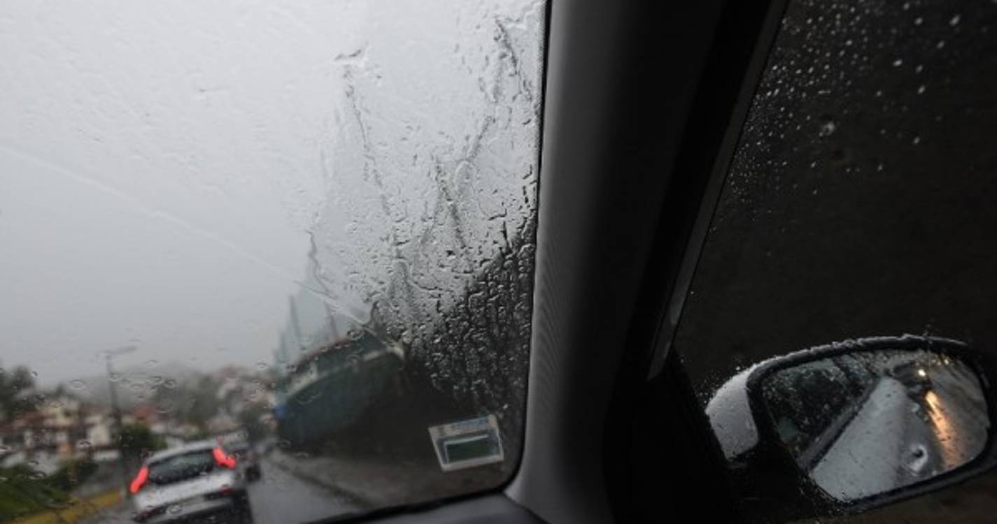 Doze distritos sob aviso amarelo devido à previsão de chuva