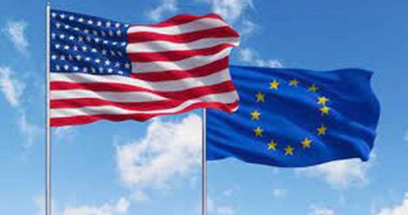 EUA e UE concluíram hoje primeiras manobras navais conjuntas