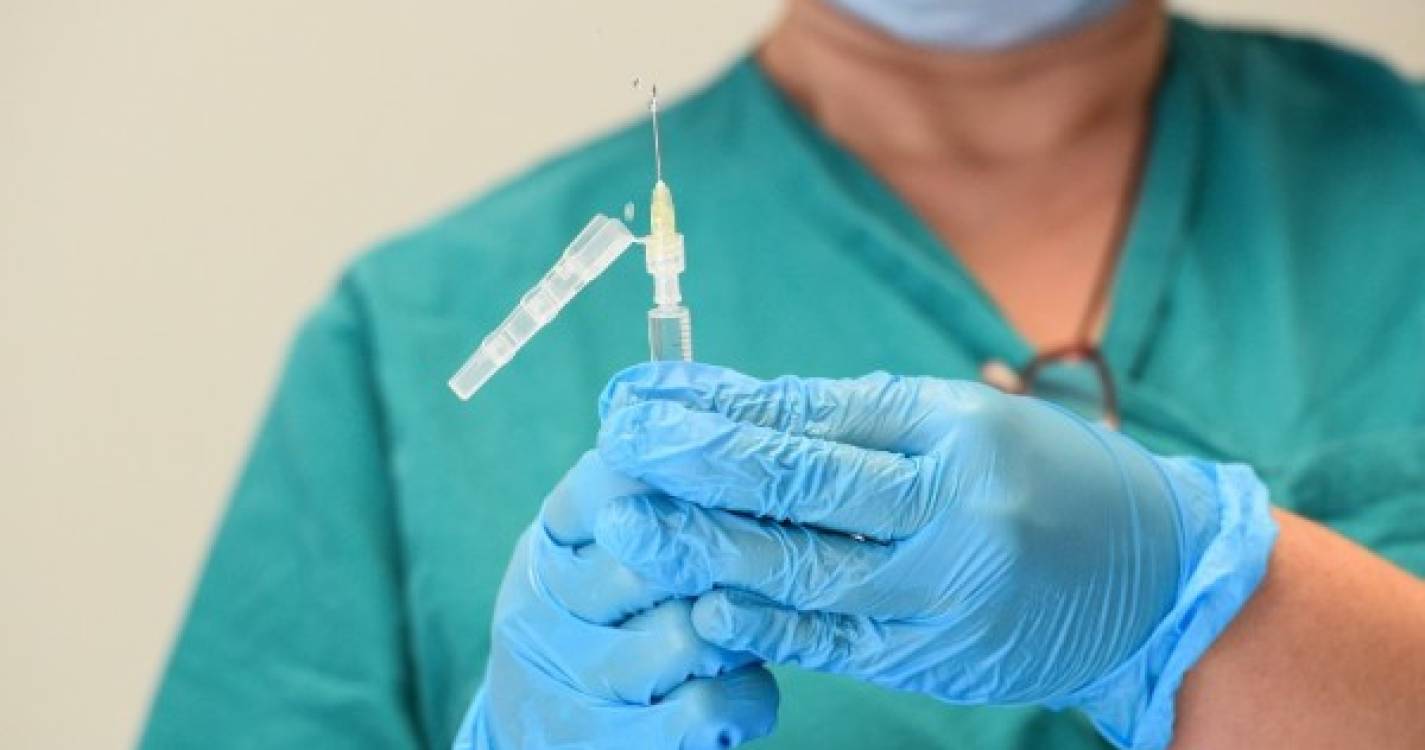 65,5% da população com mais de 65 anos vacinada contra a gripe sazonal