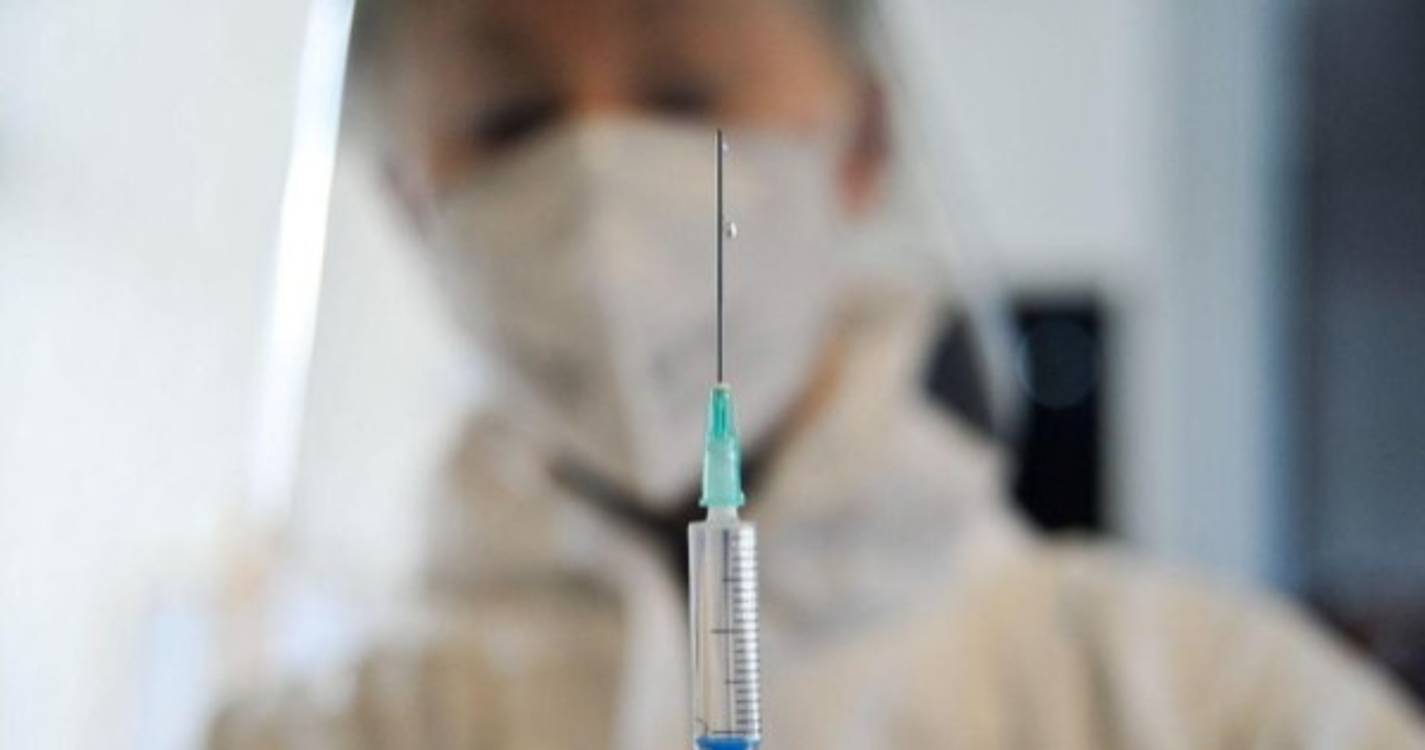 Covid-19: Ordem denuncia represálias contra farmacêutico que questionou vacinação no INEM