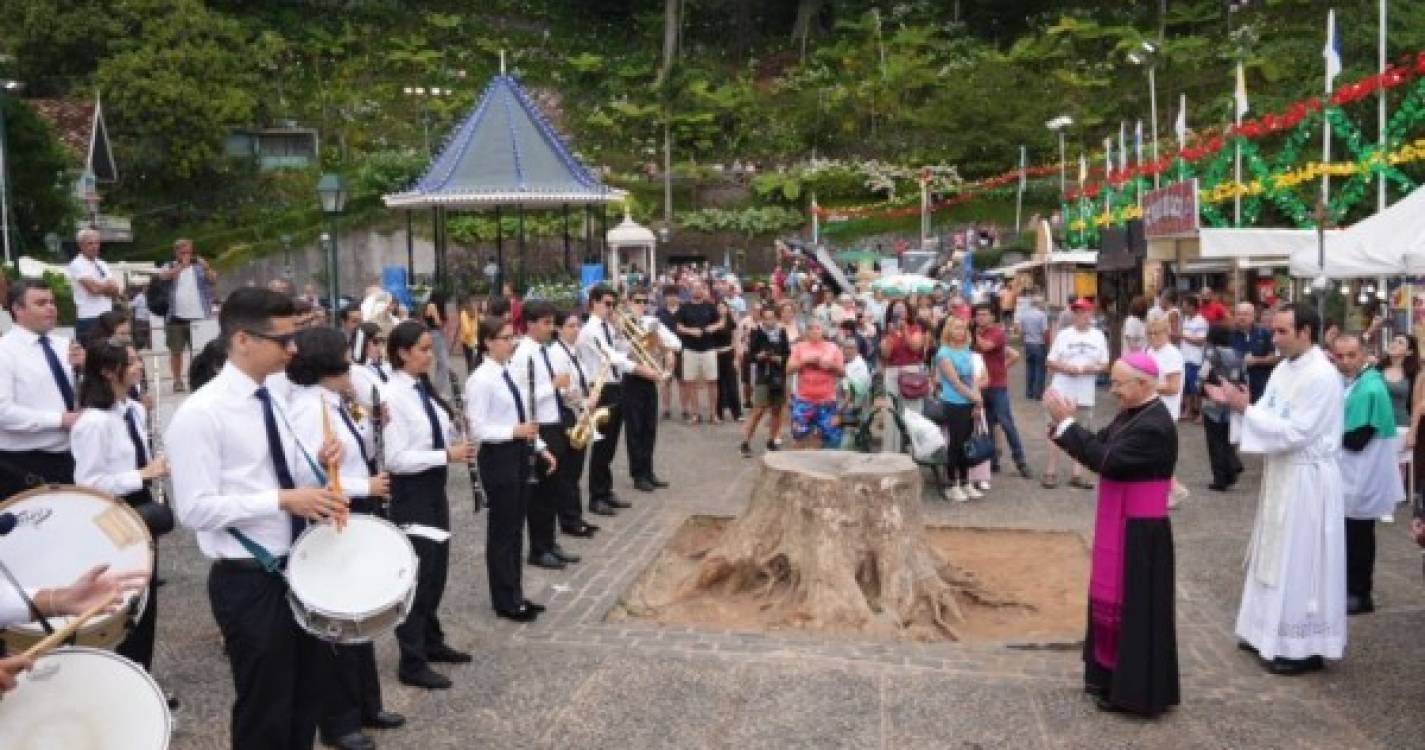 Largo da Fonte palco de homenagem às vítimas da queda de árvore em 2017 (com fotos)