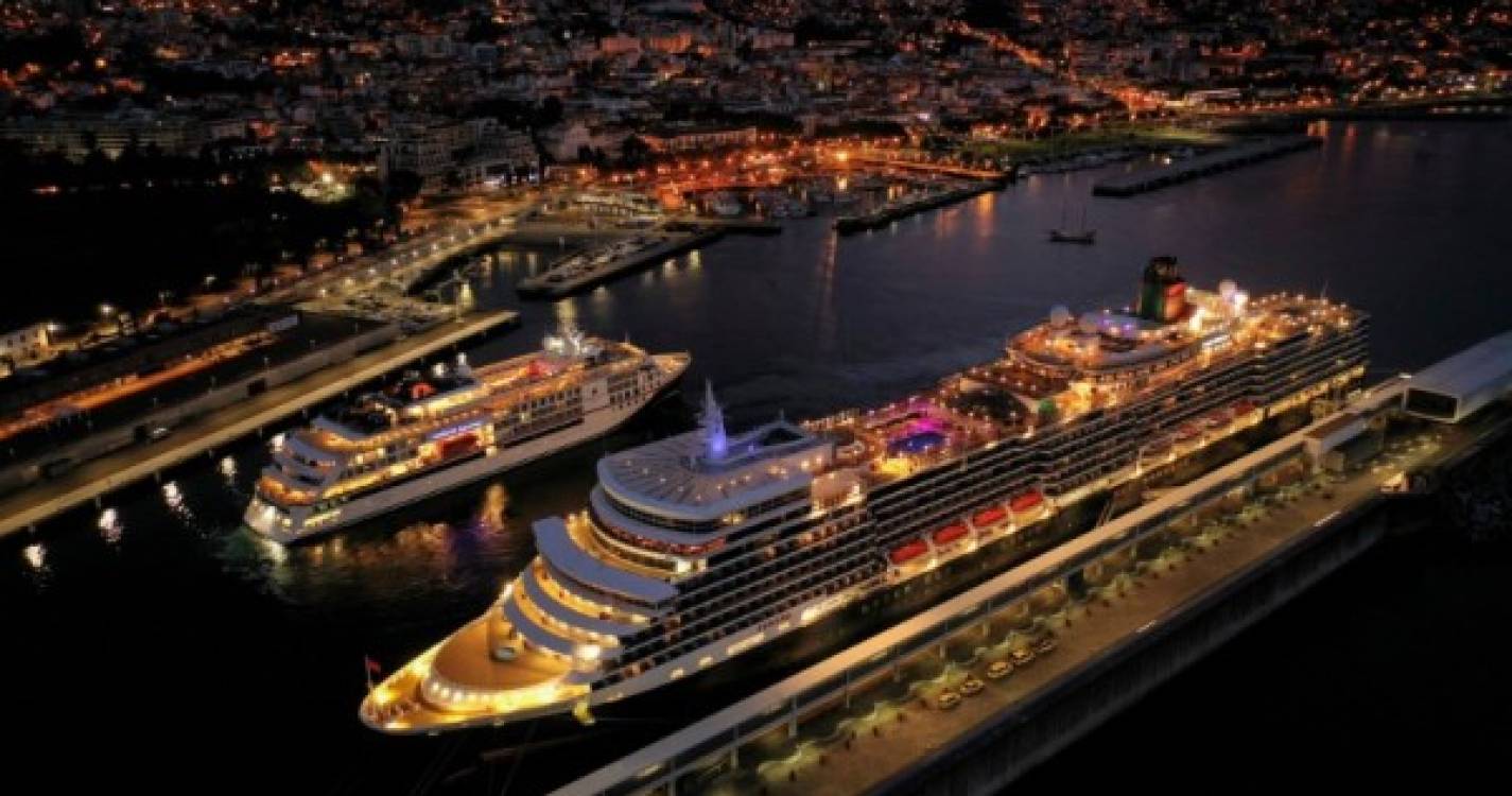 Navio de cruzeiro ‘Hanseatic Inspiration’ emoldura Porto do Funchal ao lado de ‘Queen Elizabeth’ (com fotos)