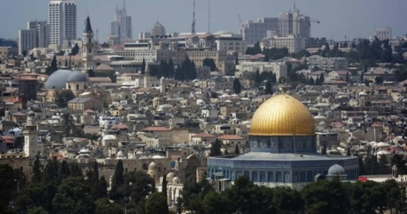 Israel: Sirenes de alerta de foguetes soam em Jerusalém