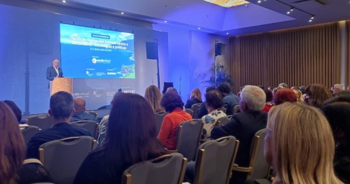 Região está a "construir uma escola mais capaz, mais competente e inclusiva", diz Jorge Carvalho