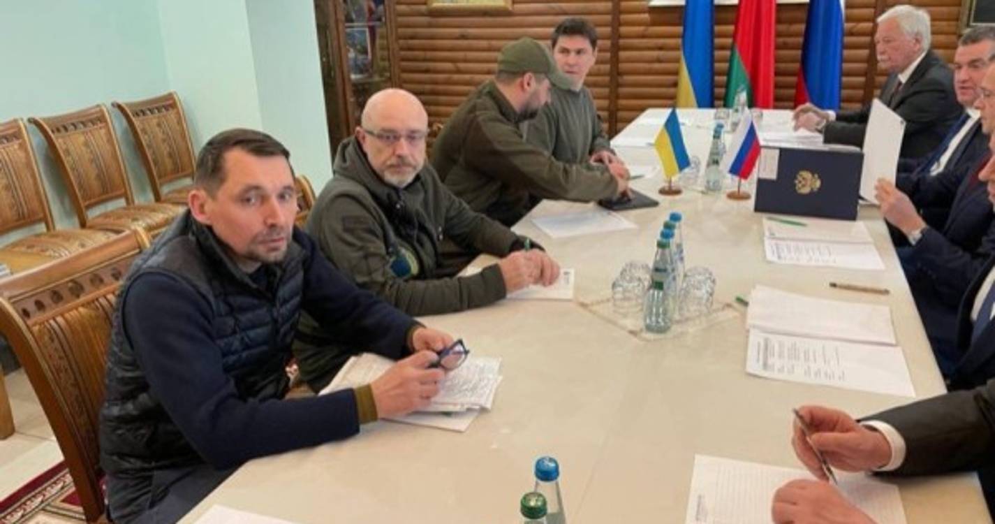 Ucrânia: Moscovo confirma chegada de primeiro contigente russo à Bielorrúsia
