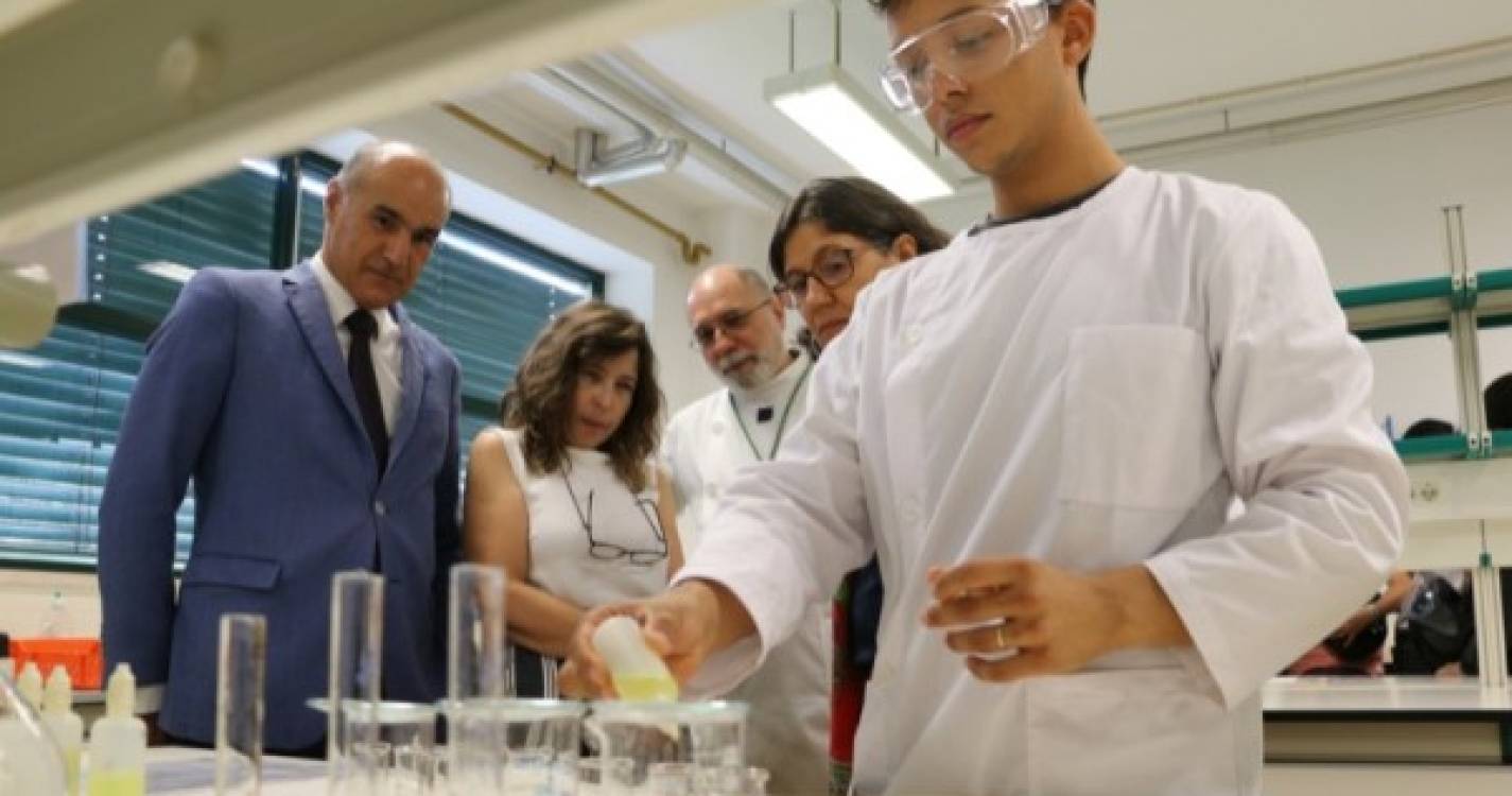 ‘A Química é Divertida’ aproxima alunos da Ciência e da Investigação