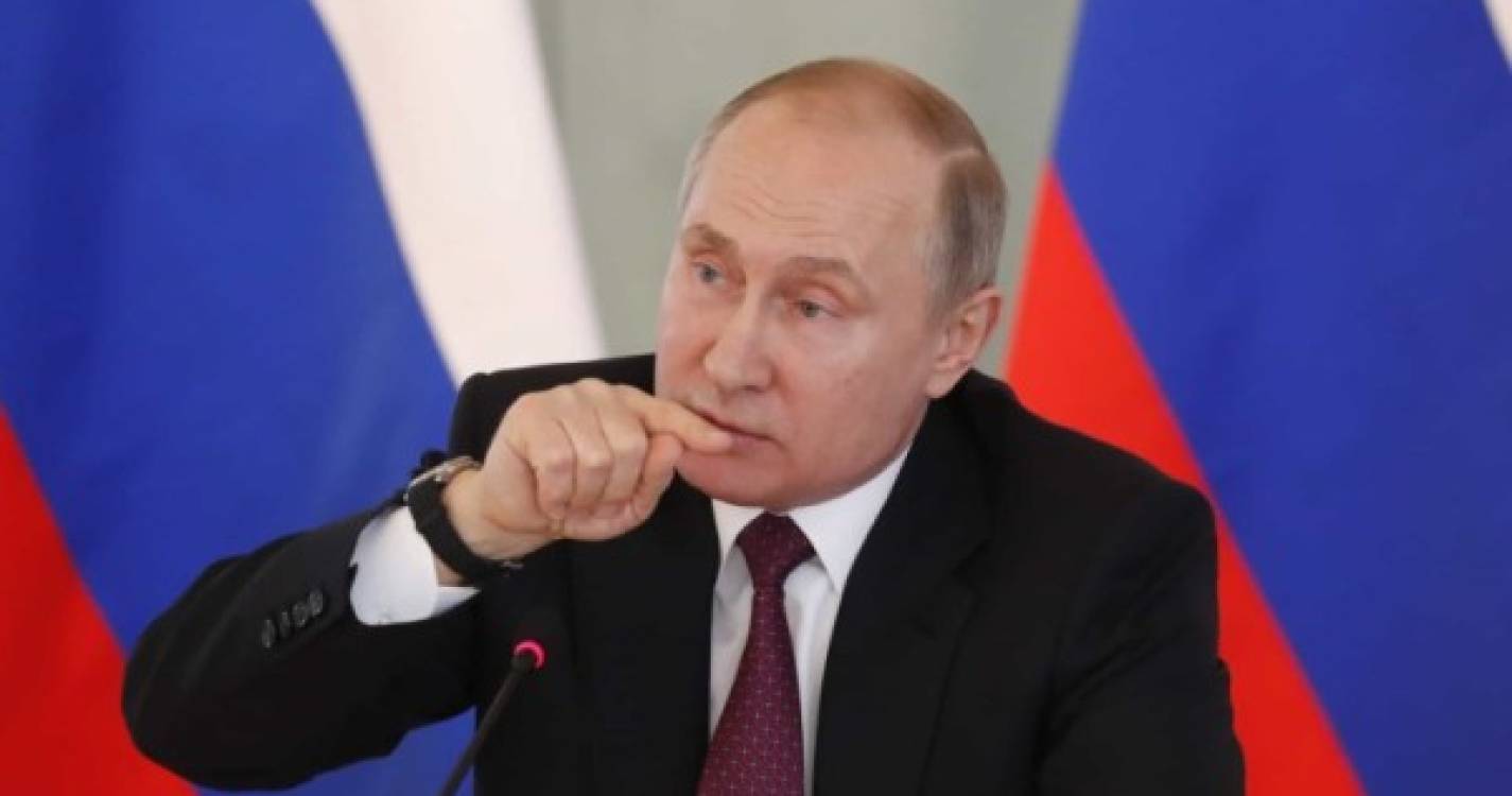 Putin propõe ao Parlamento extensão de acordo nuclear com EUA