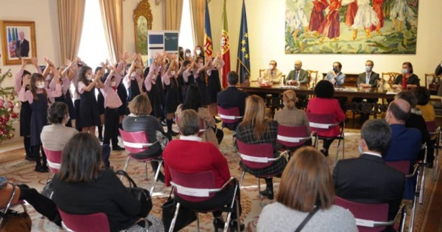 Livro assinala 40 anos da Educação Artística nas escolas da região