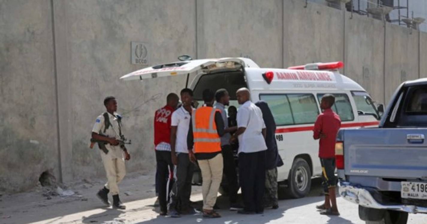 Ataque 'jihadista' em hotel da Somália deixa ministros e deputados feridos