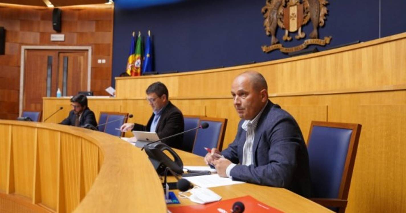 Jornalistas devem responder à pressão de financiadores sem ceder e com "uma resposta cabal"