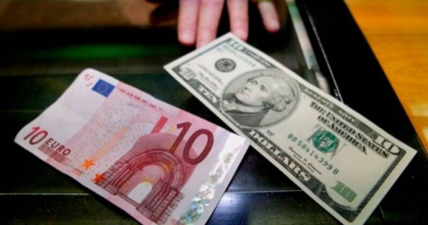 Euro segue muito perto de 1,08 dólares