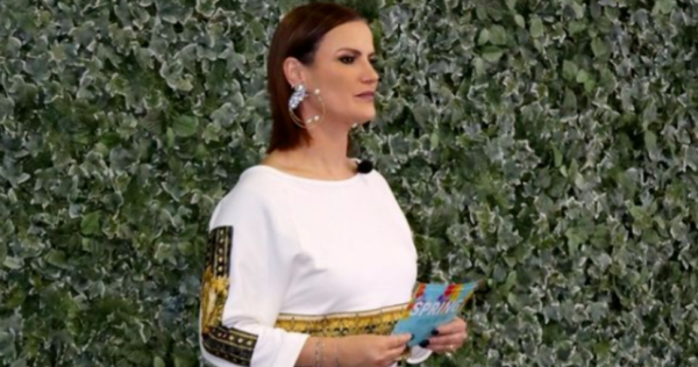 Joana Marques faz piada com elogios a Elma Aveiro