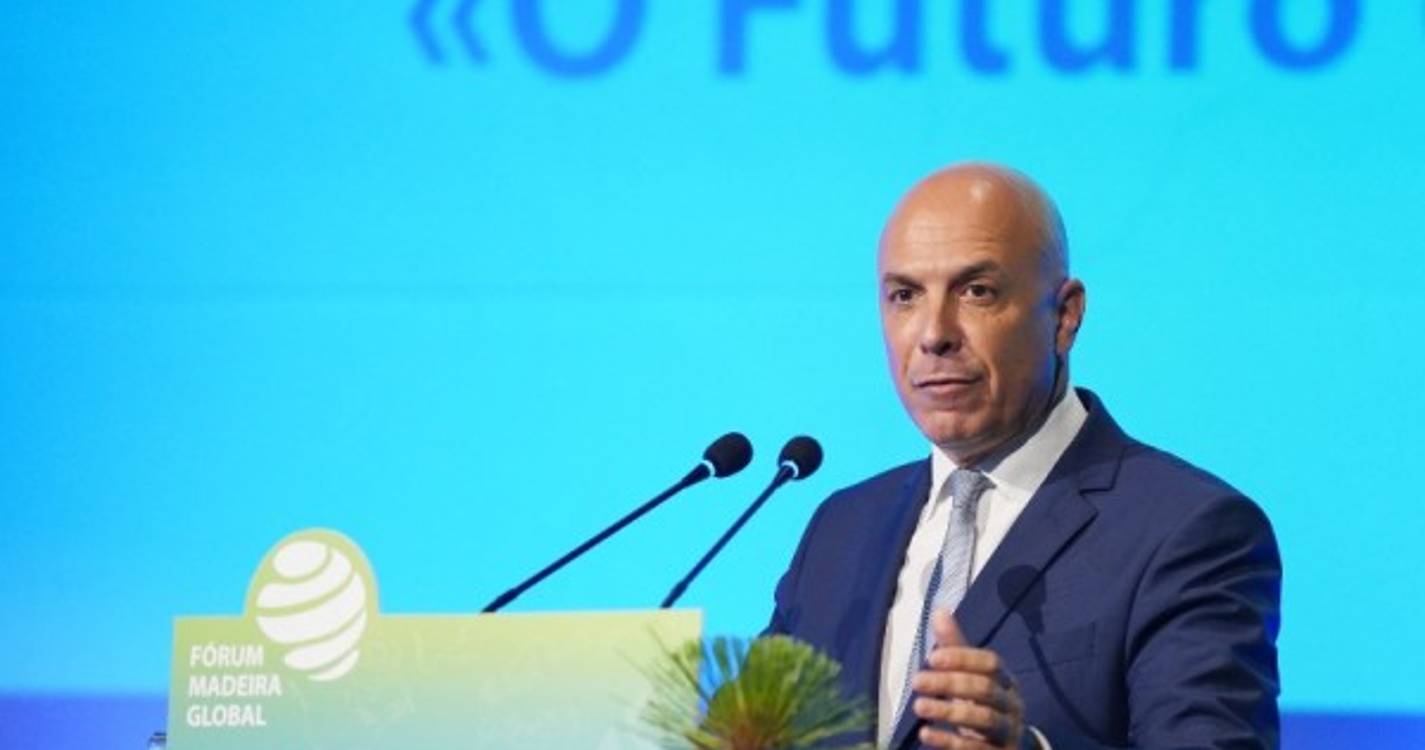 Paulo Cafôfo em Paris para encontros com autoridades e comunidade portuguesa