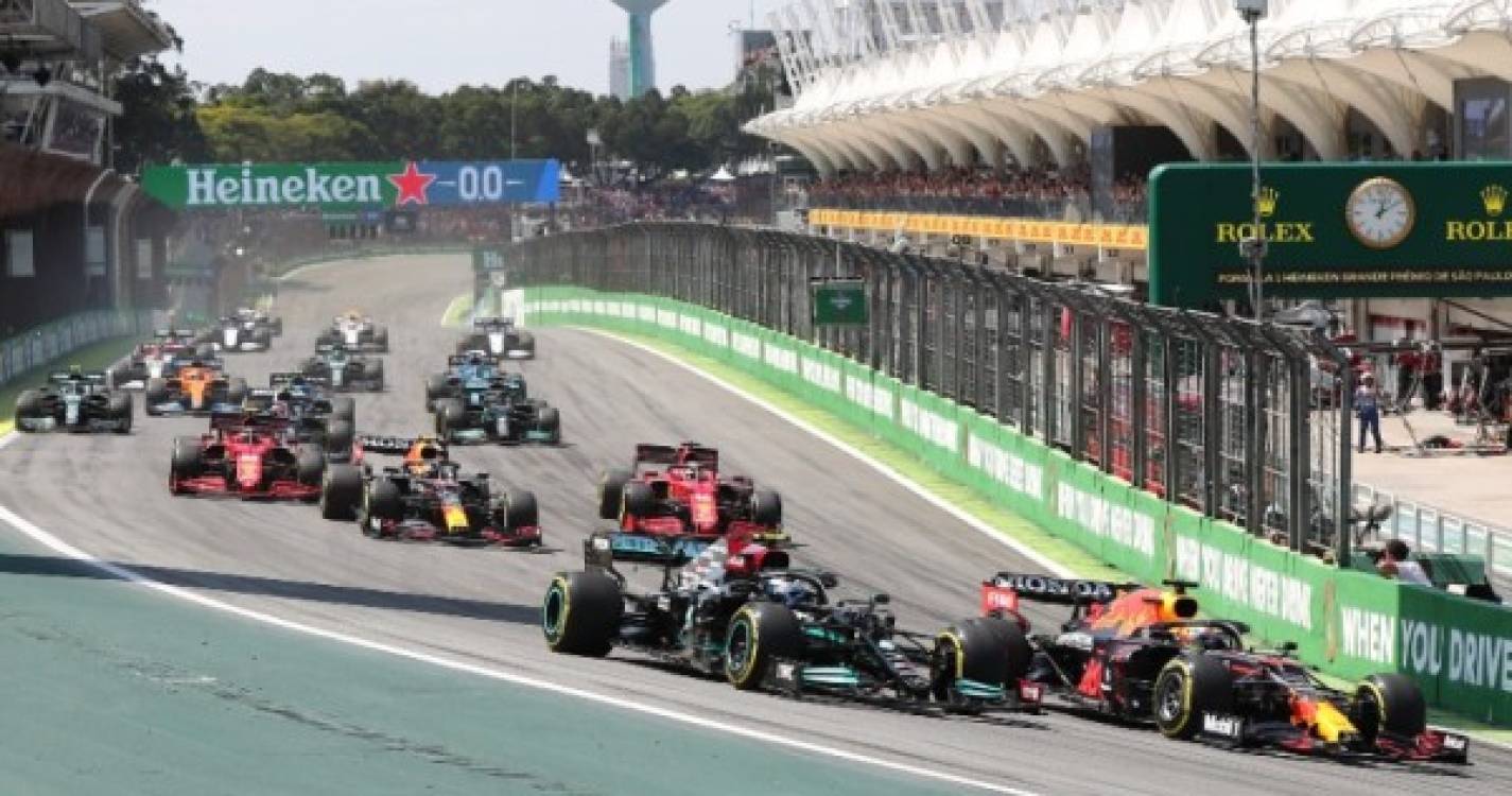 Mercedes pede revisão do incidente entre Hamilton e Verstappen no GP Brasil