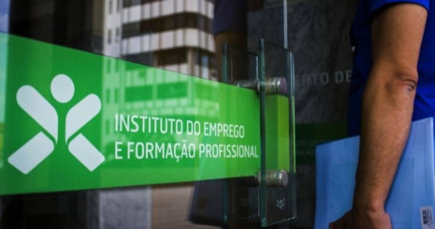 Desemprego diminuiu entre recém-licenciados no ano letivo passado