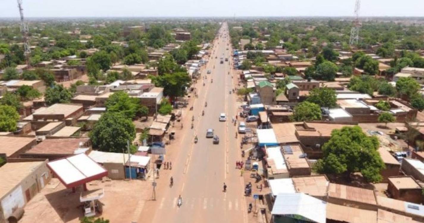 Extremistas islâmicos e forças governamentais aumentam abusos contra civis no Burkina Faso - ONG