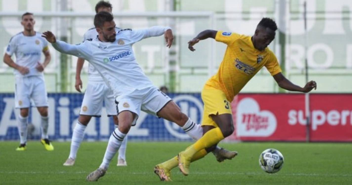 Taça da Liga: Nacional empata a zero ao intervalo