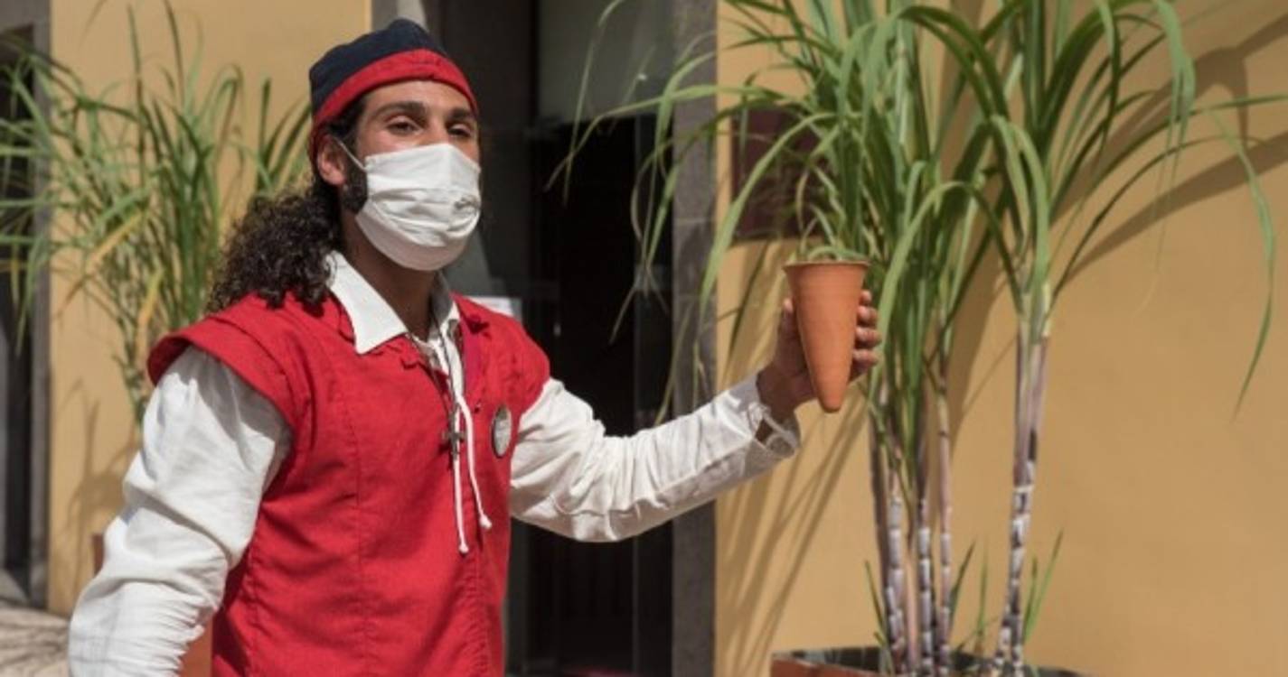 Teatro Bolo do Caco faz 'Roteiro Teatral ao Centro Histórico de Santa Cruz'