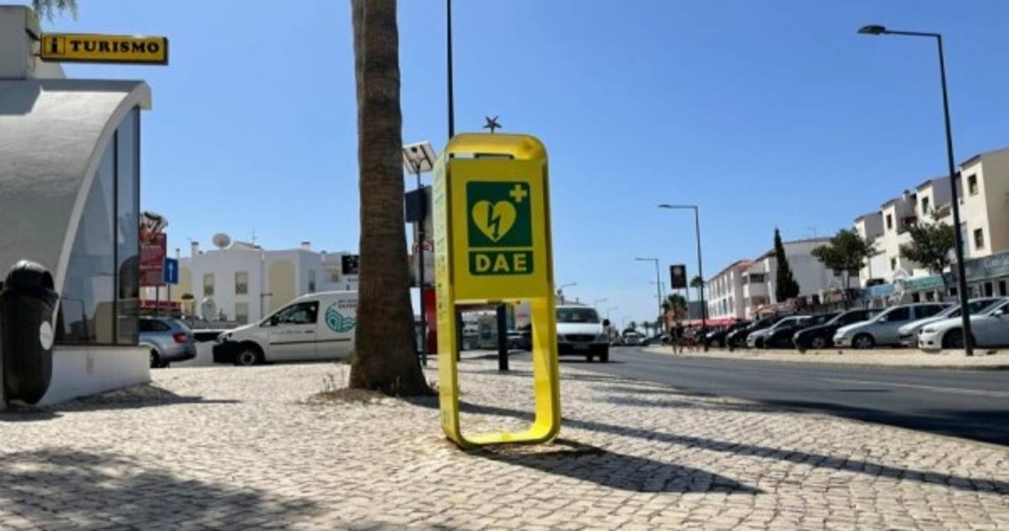 INEM licenciou mais 618 desfibrilhadores para locais públicos este ano