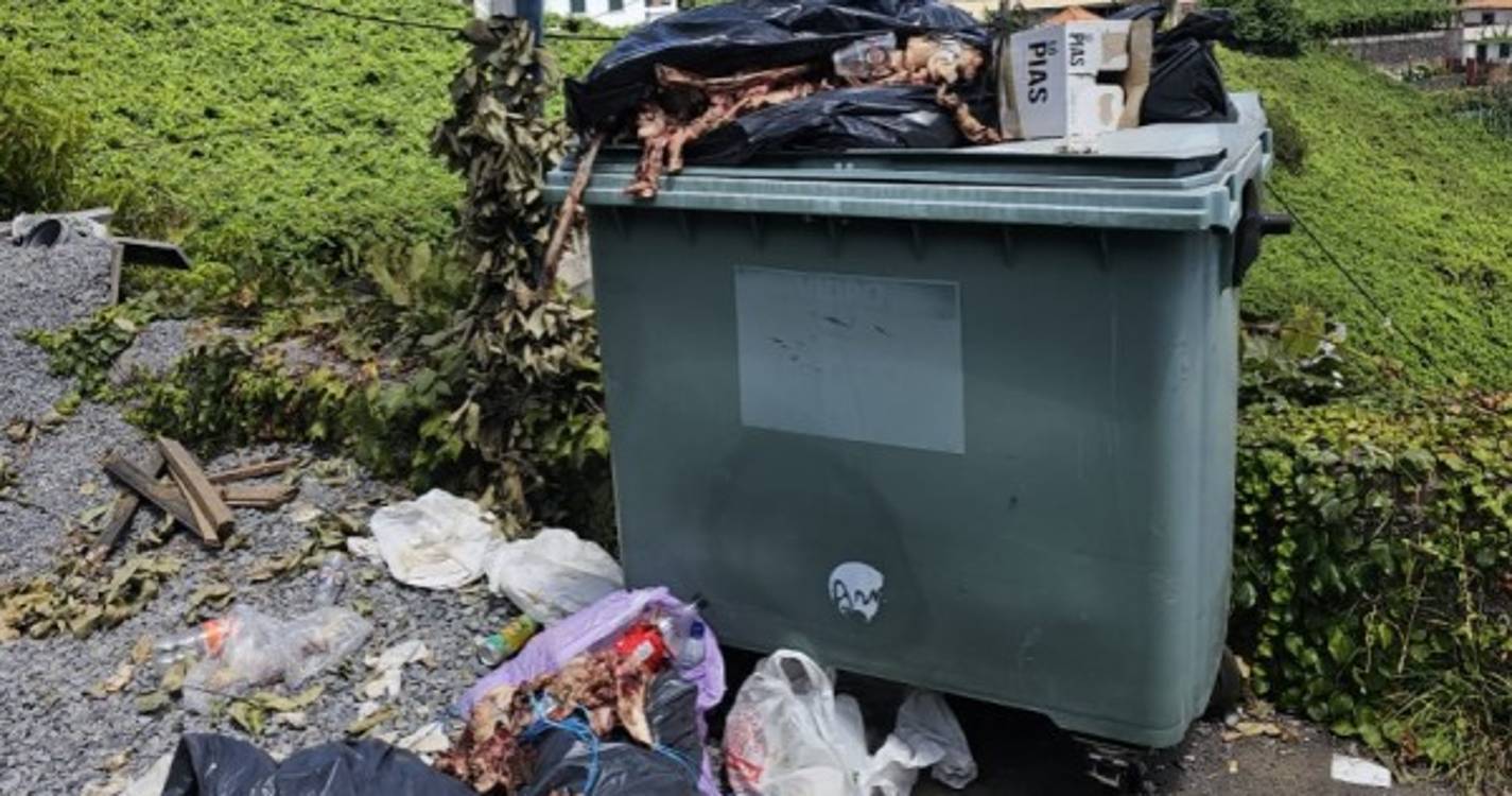 Moradores descontentes com amontado de lixo deixado após arraial do Bom Sucesso