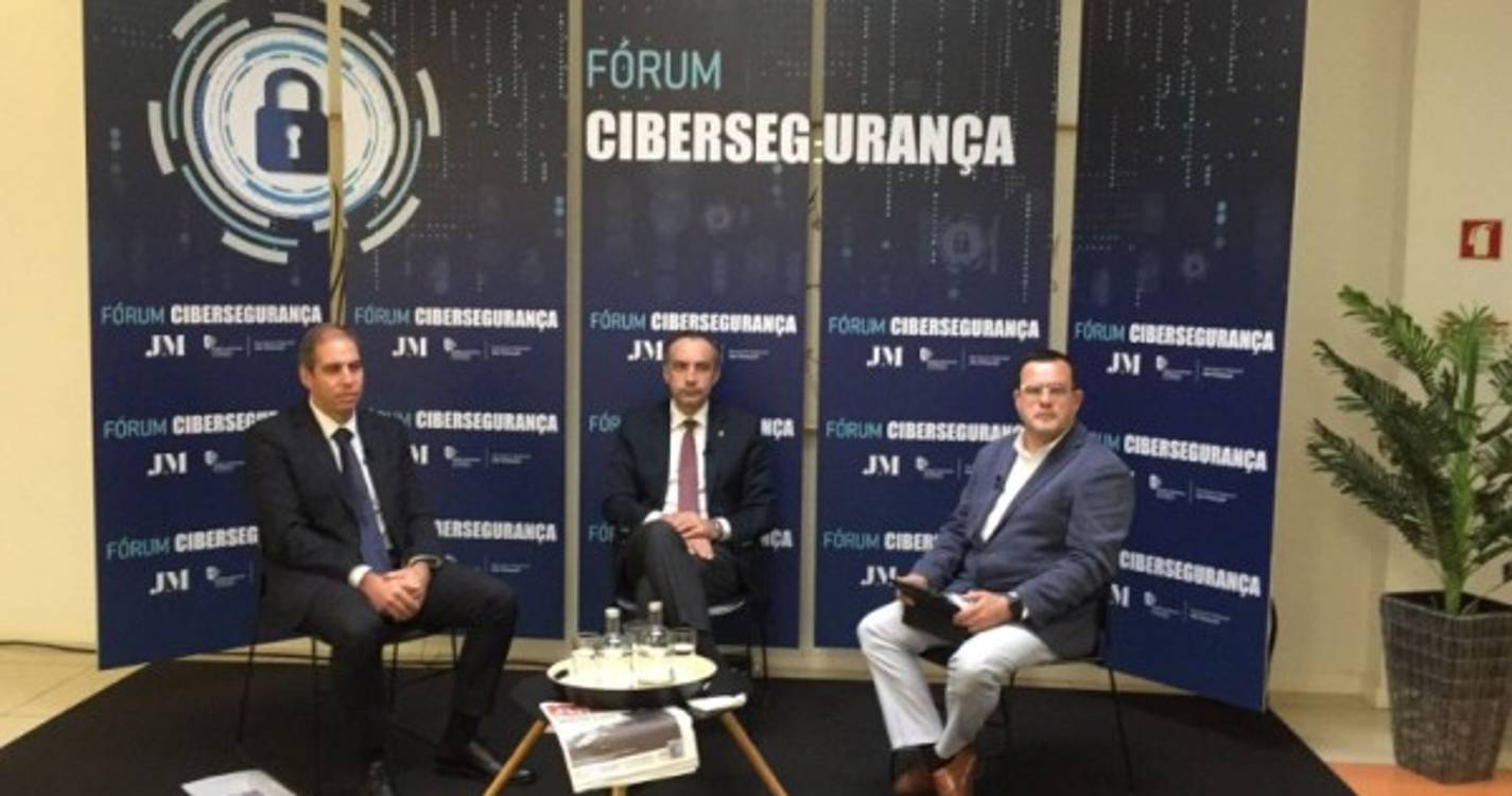 Fórum JM discute perigos do mundo digital