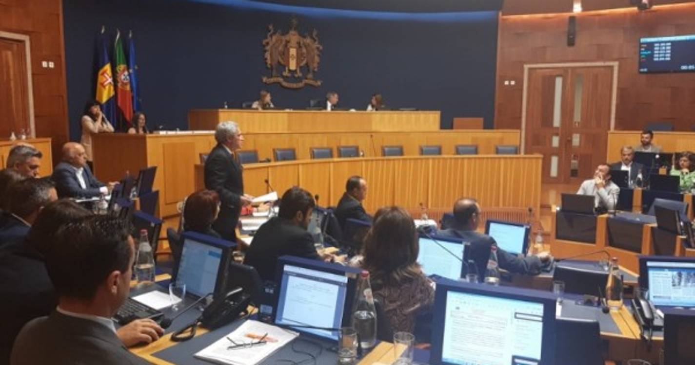 Atualização dos salários dos funcionários do parlamento será aprovada por unanimidade