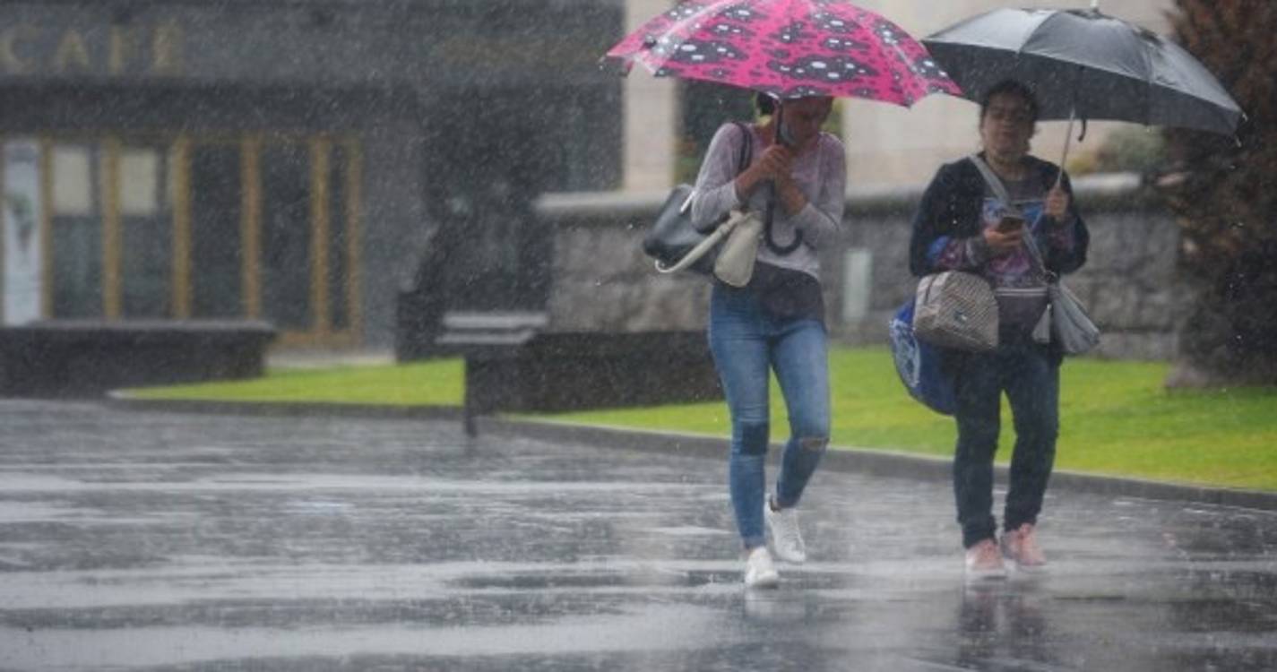 Depressão &#34;Oscar&#34; a caminho da Madeira com chuva forte e persistente que pode ser superior a 100 mm