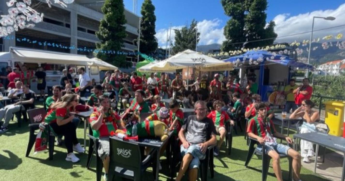 'Fan zone' já mexe nos Barreiros (com fotos e vídeo)