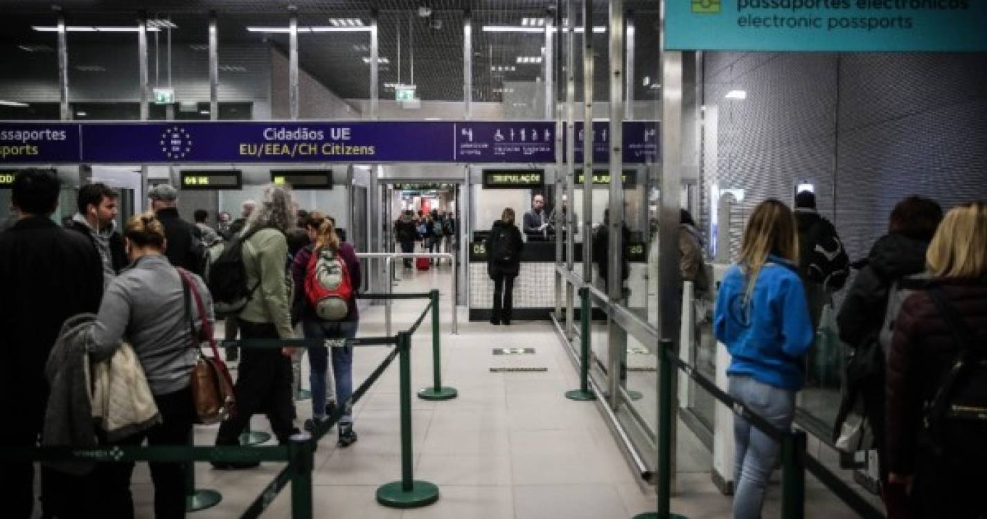 SEF deteta documentos e teste à covid-19 falsos nos aeroportos de Lisboa e Porto