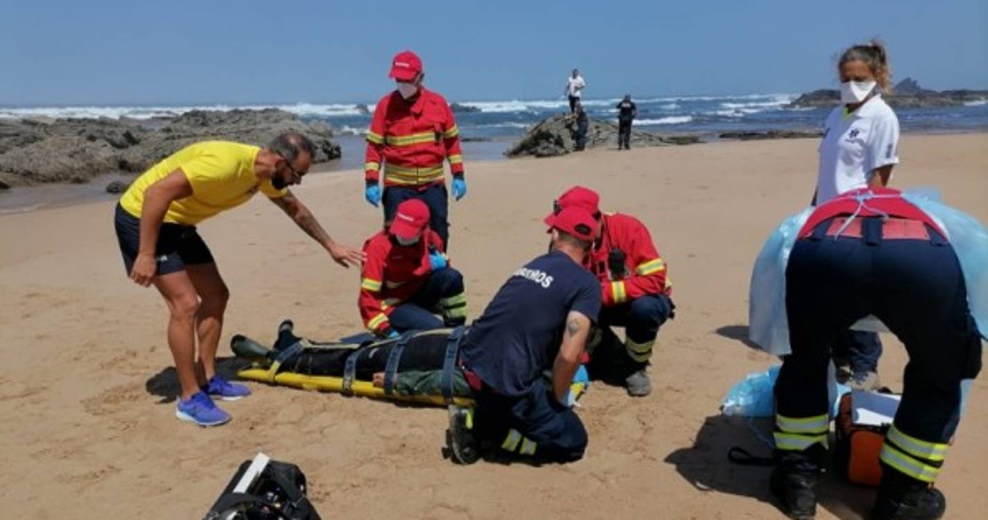 Homem encontrado morto na praia da Carriagem em Aljezur