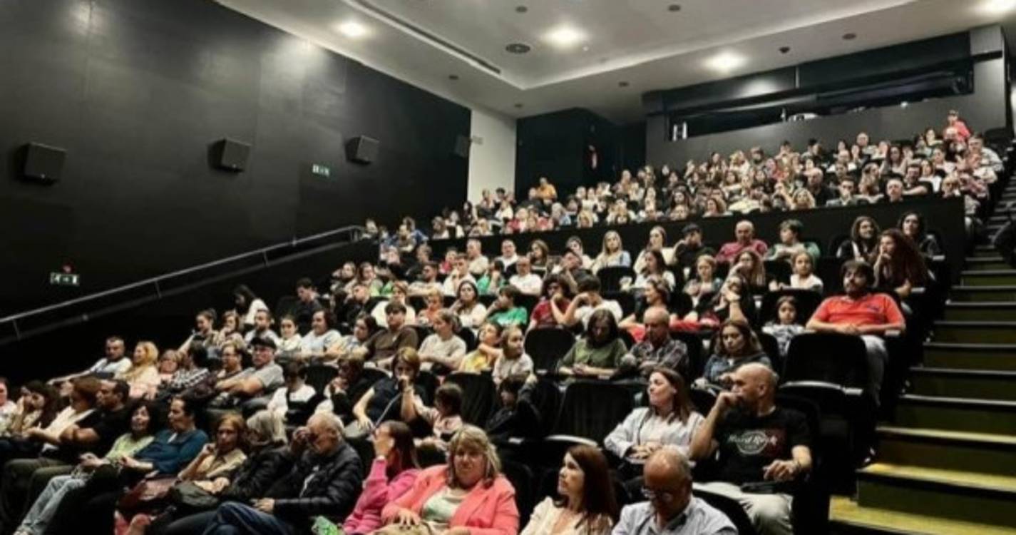 Plateia cheia em Machico para assistir a '[Des]Conectados'