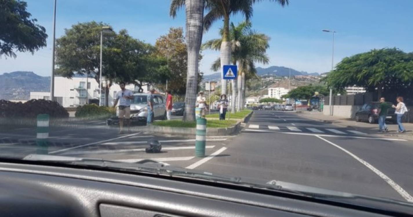 Acidente junto ao Fórum Madeira envolve motociclista