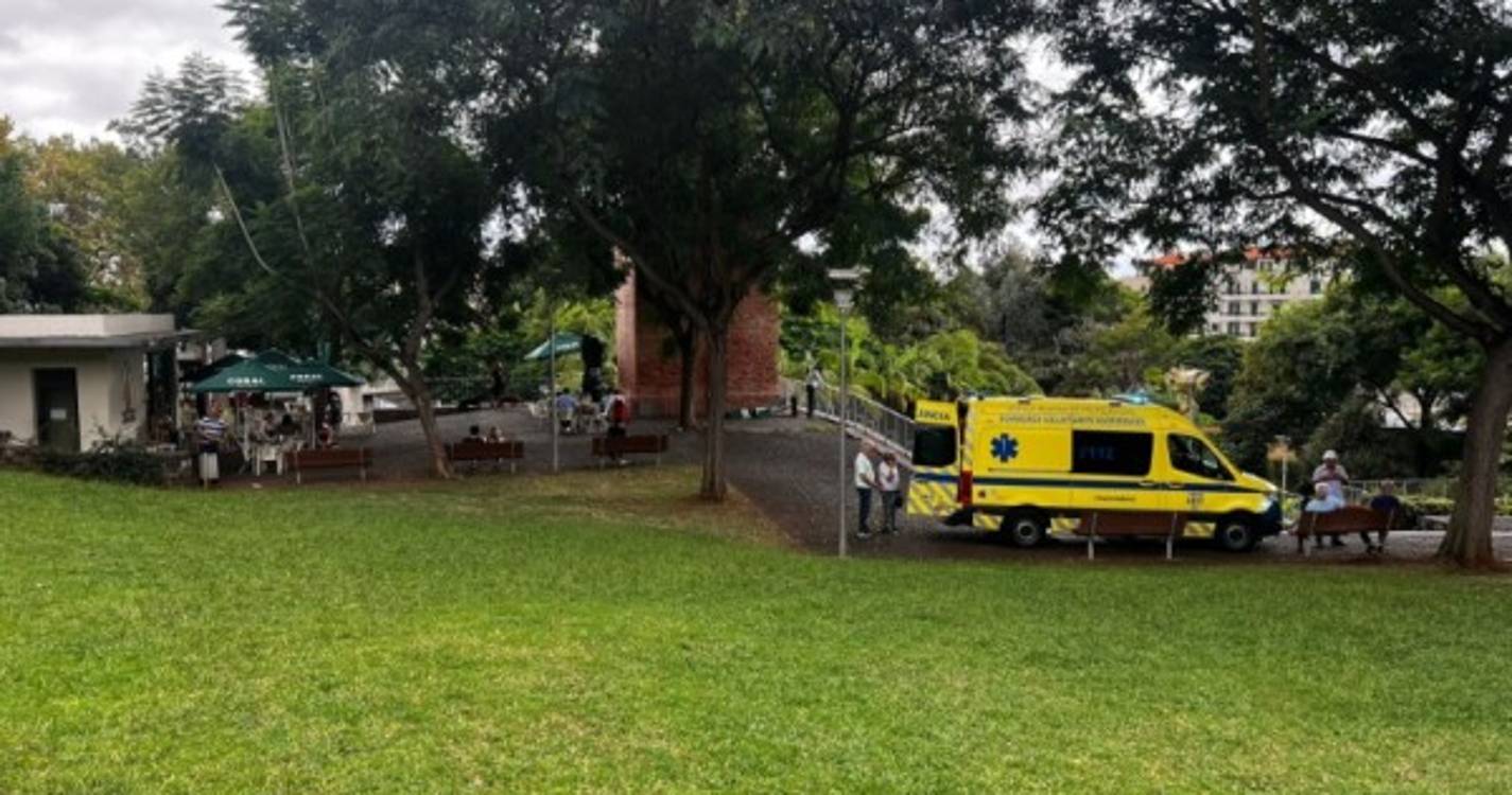 Mulher socorrida no Parque de Santa Luzia