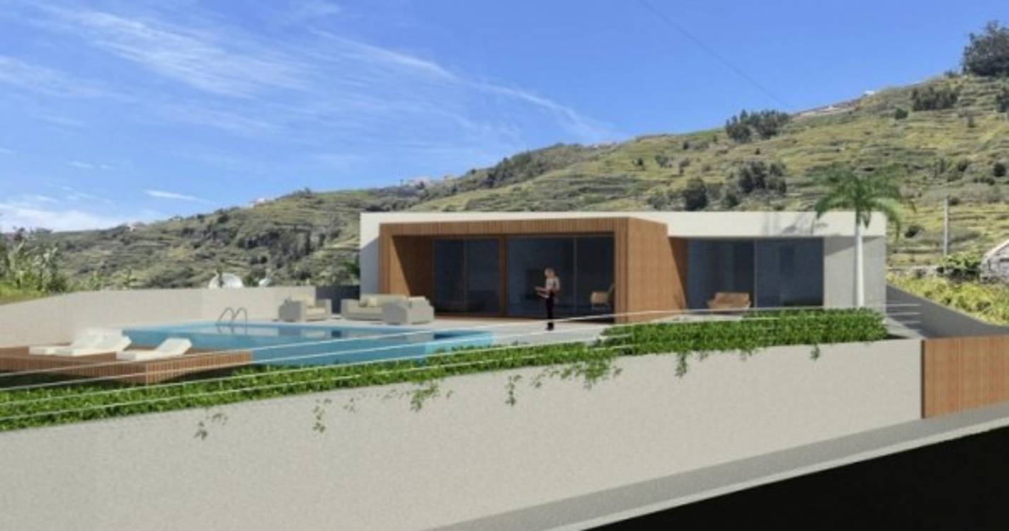 MORADIA T3 DE LUXO - ARCO DA CALHETA