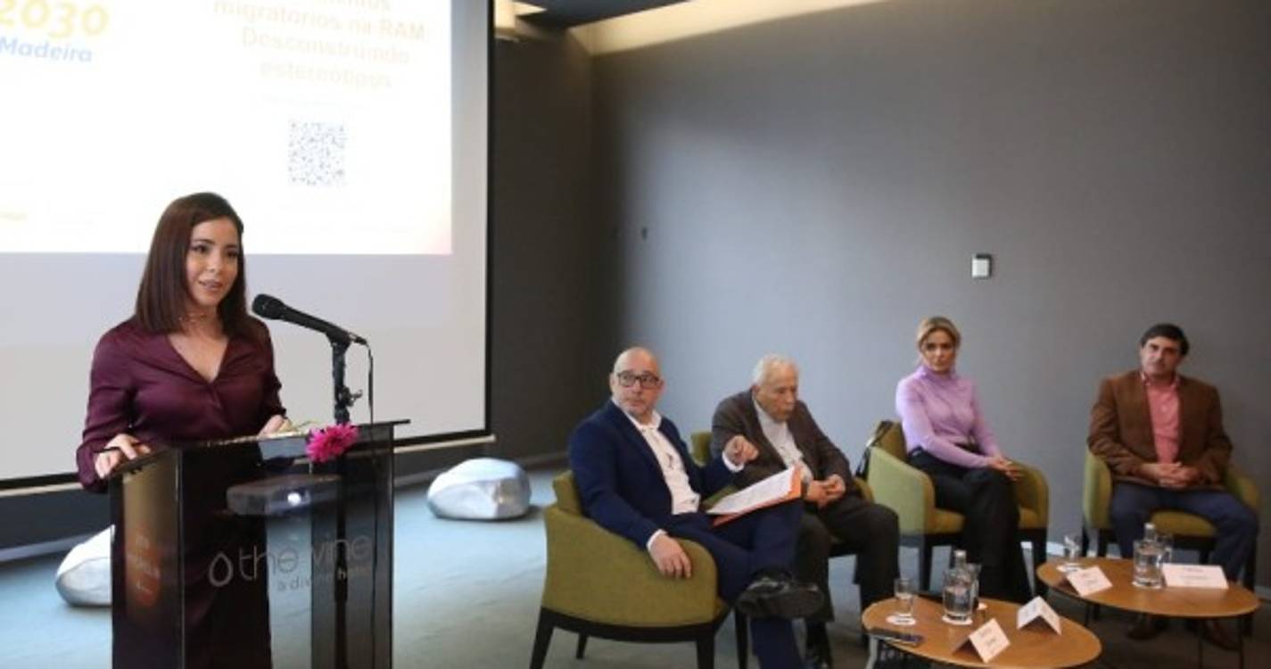 Maior sensibilização para o acolhimento e reforço do ensino do Português são medidas a assumir, diz PSD