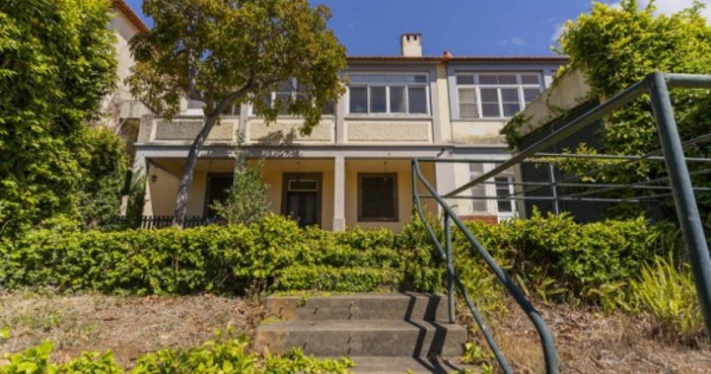 Moradia Geminadas T4 e T6- Ilhéus