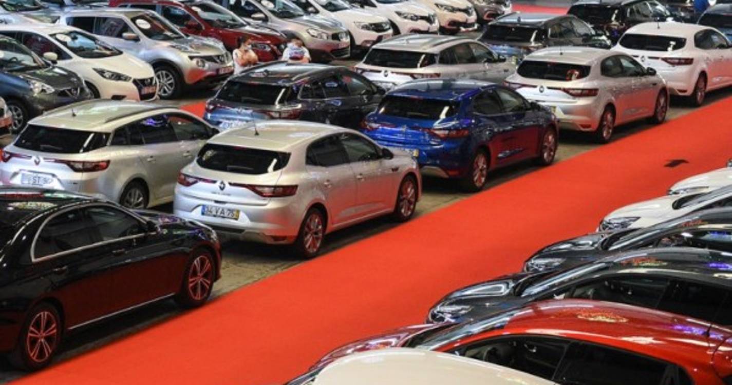 Mercado automóvel europeu regista em outubro maior queda desde 1990