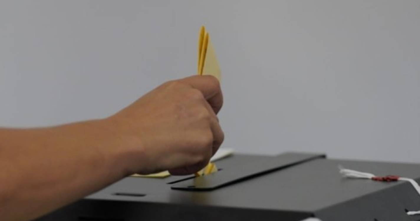 Bélgica baixa idade de voto nas europeias para os 16 anos