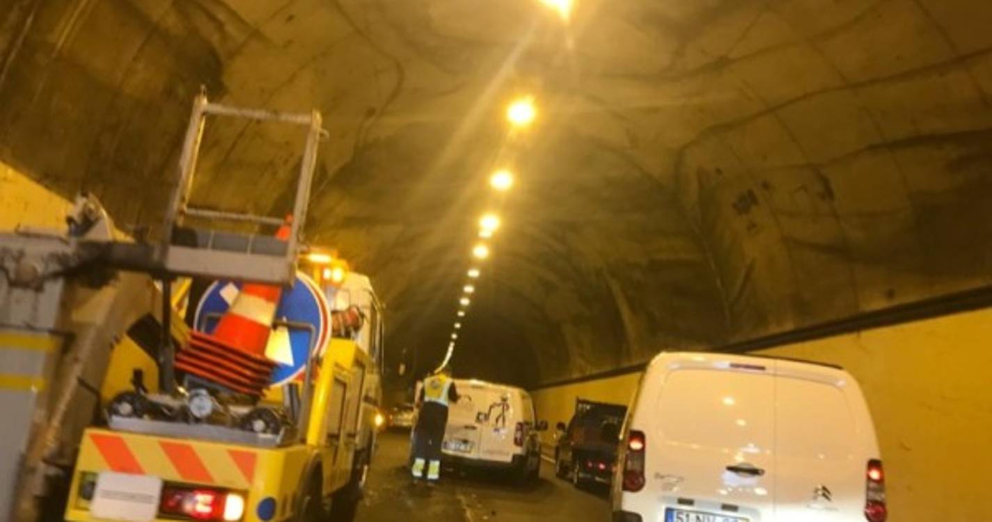 Três viaturas envolvidas em acidente na via rápida