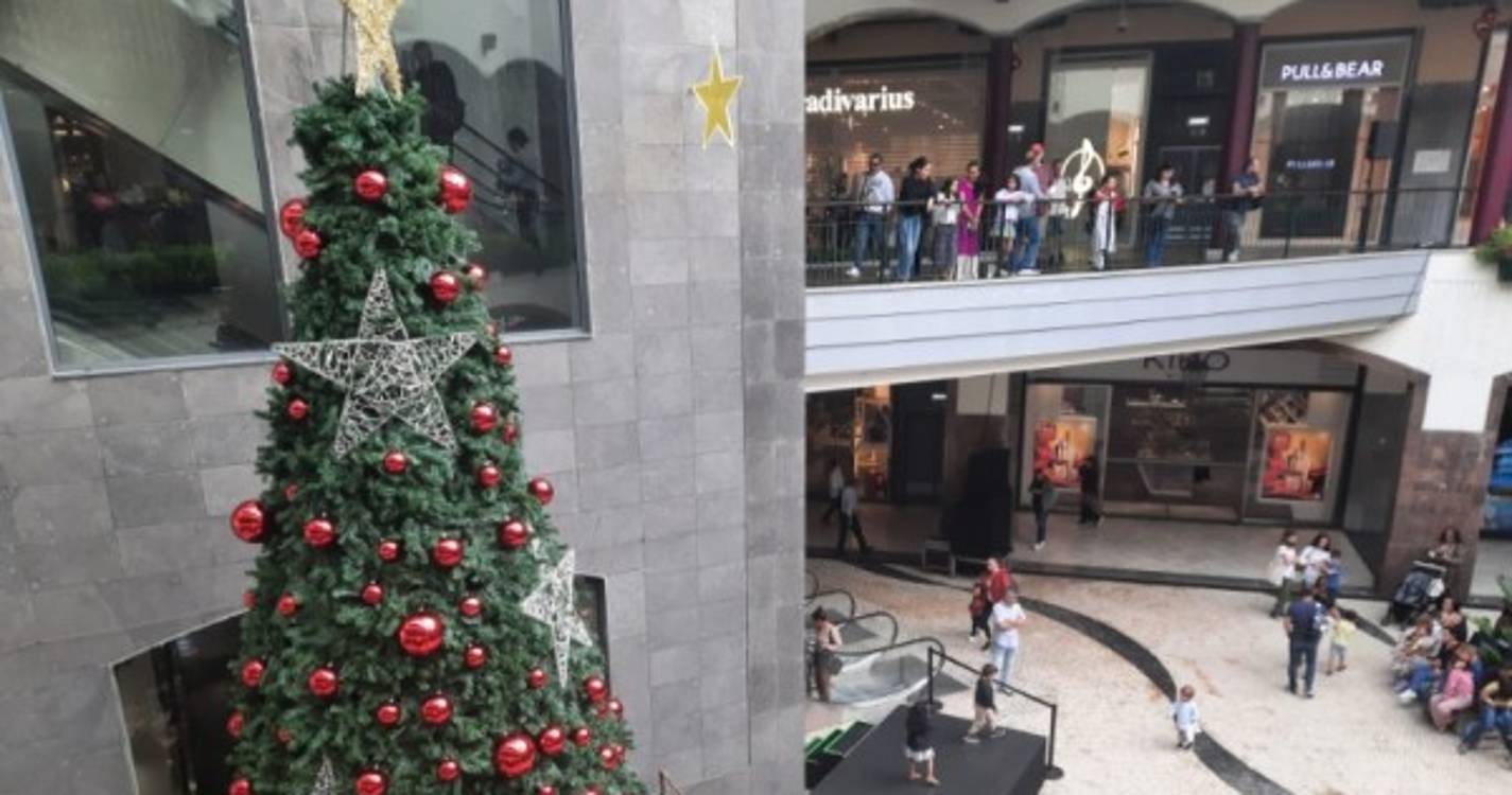 Forum Madeira enche para a chegada do Pai Natal (com fotos e vídeo)