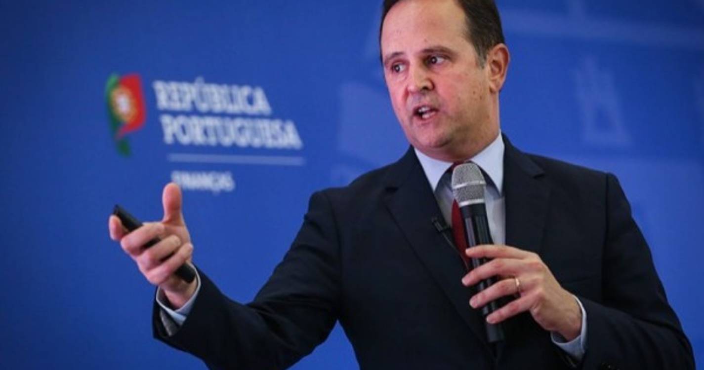 Governo aprova aumentos salariais da função pública para 2024