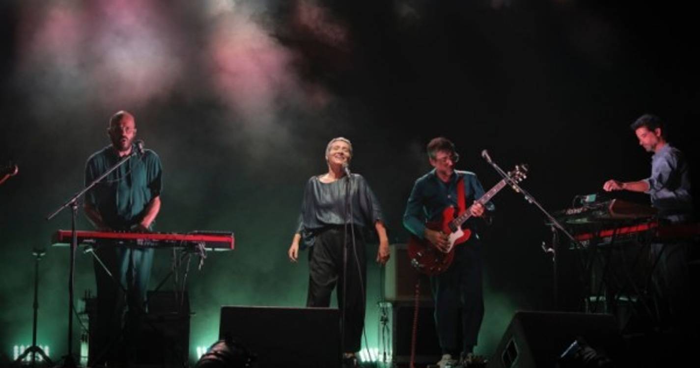 Clã e Cristina Barbosa deram espetáculo no Jardim Municipal