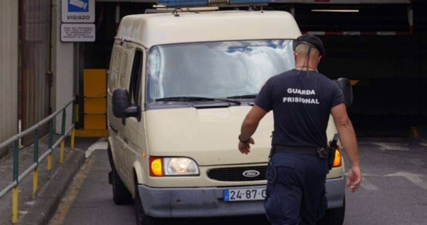 Homem que matou ex-mulher nas Romeiras condenado a 23 anos de prisão