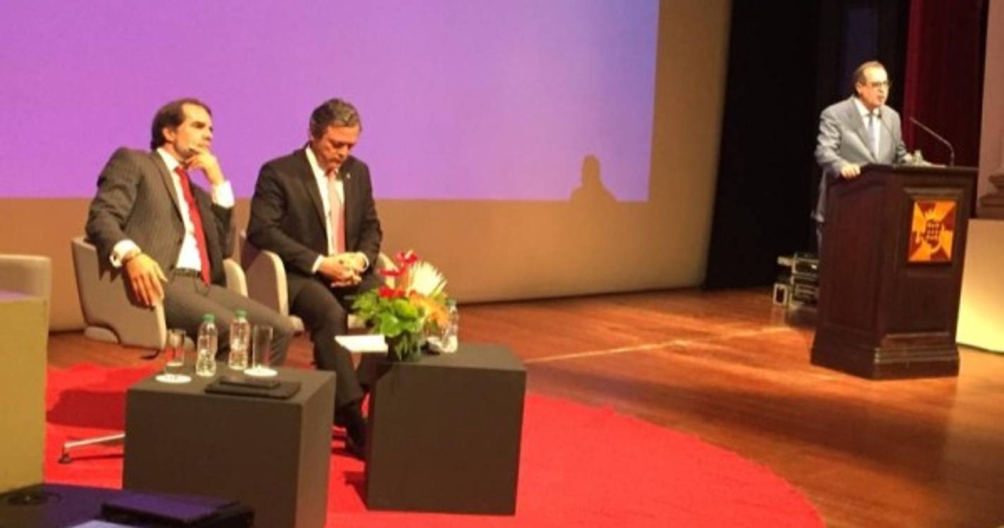 Madeira disposta a abrir capital da SDM à República