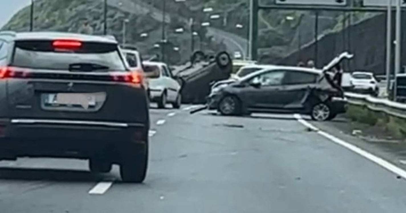 Mulher ferida no capotamento de viatura na VR1 no concelho de Machico